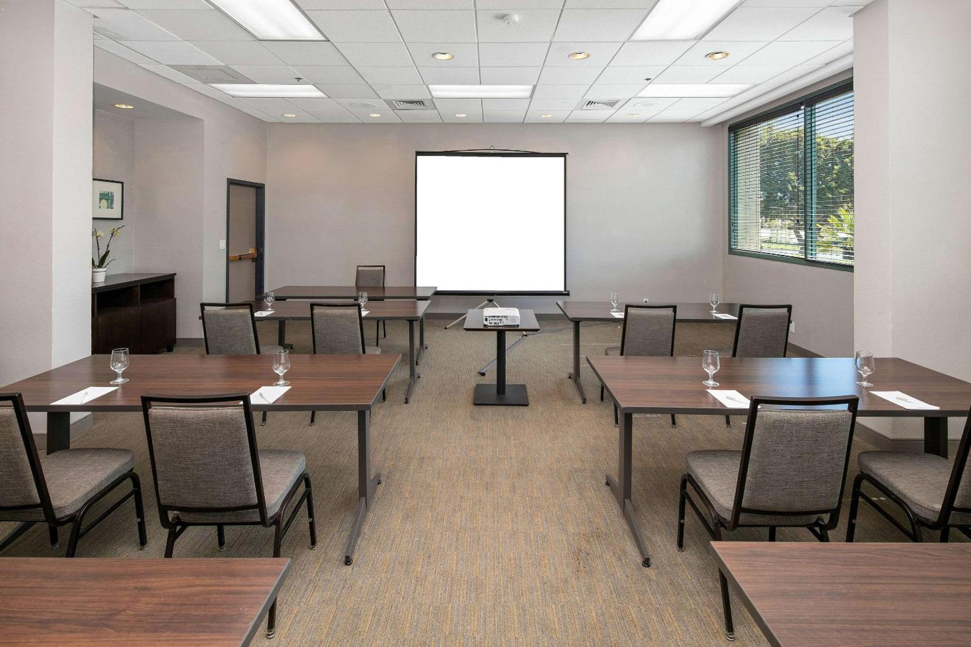 Country Inn & Suites By Radisson, San Diego North, Ca ภายนอก รูปภาพ