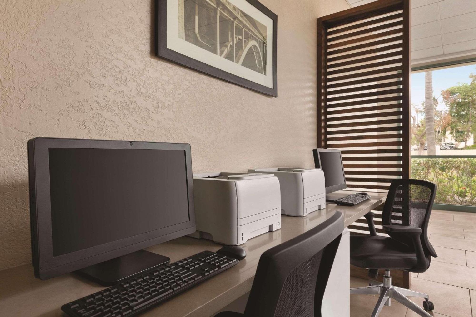 Country Inn & Suites By Radisson, San Diego North, Ca ภายนอก รูปภาพ