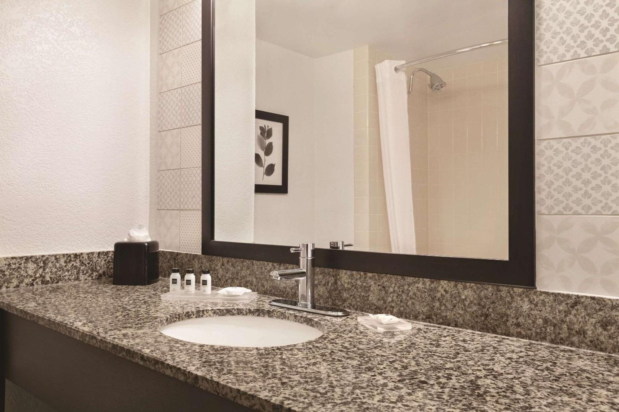 Country Inn & Suites By Radisson, San Diego North, Ca ภายนอก รูปภาพ